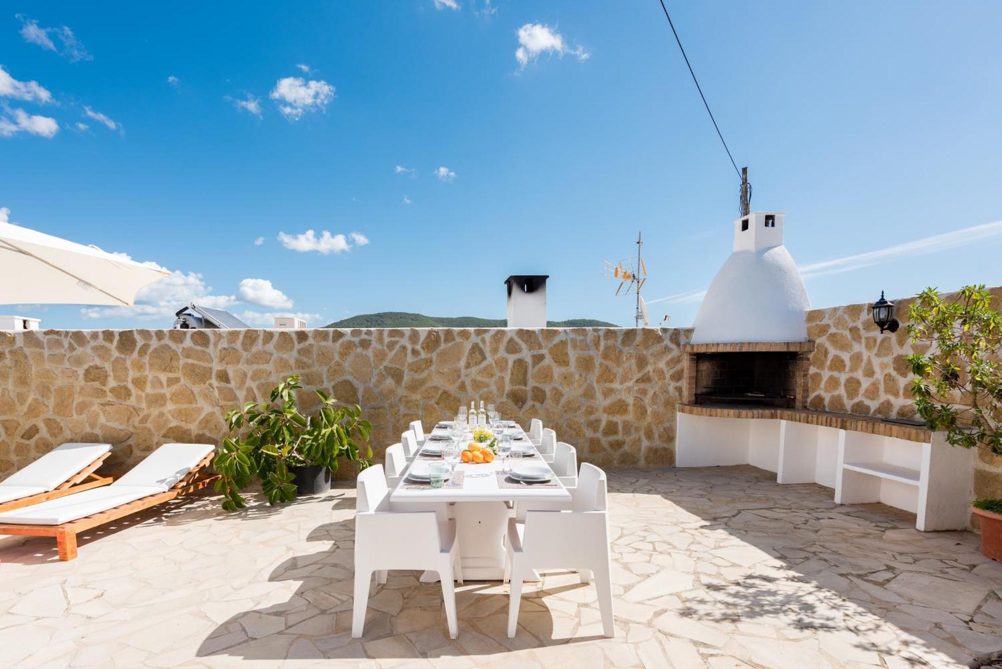 Authentieke Finca, Nabij Het Strand En Restaurants Villa Santa Eularia des Riu Bagian luar foto